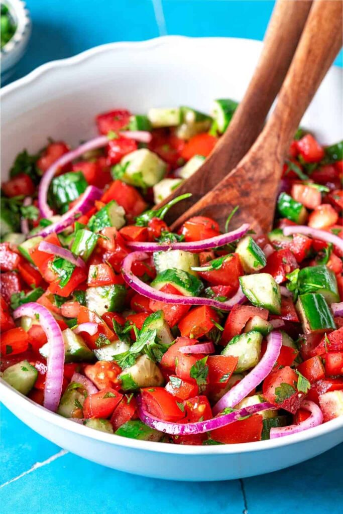 Recette de salade méditerranéenne de concombres et tomates