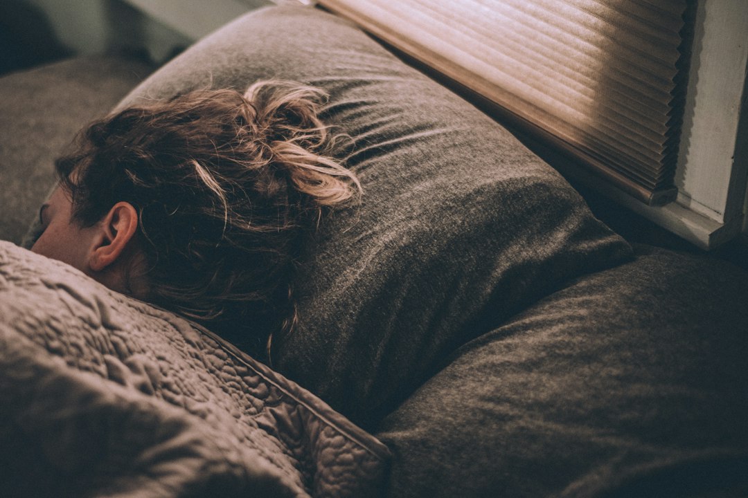 Symptômes Grossesse 1 Semaine : 3 Signes Précoces Essentiels Symptômes grossesse 1 semaine : fatigue et signes à surveiller